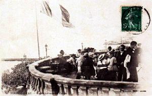 Fort-de-l'eau - Sur la terrasse du Casino